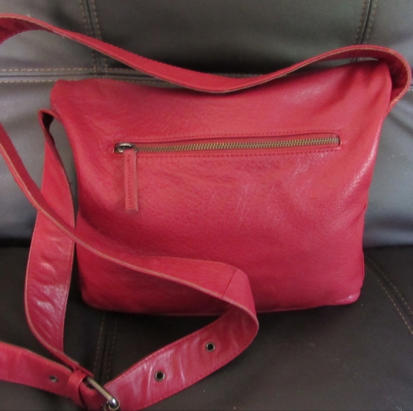 Sticks and Stones City Bag Red Leather fold down Crossbody Flap Purse - Picture 8 of 12